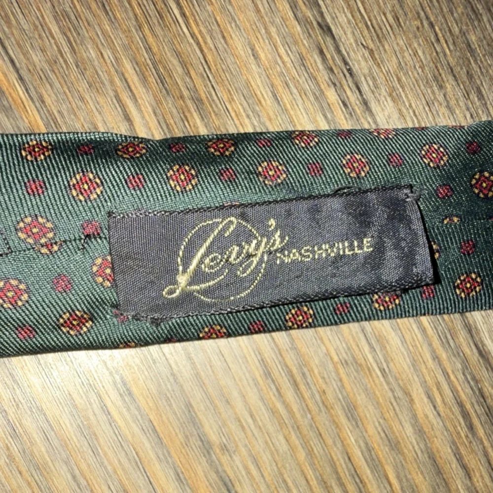 Vintage Keys & Lockwood Pure Silk Men's Tie: Hand Sewn Geometric